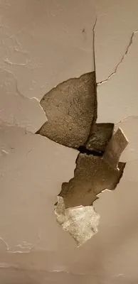 County Line Roofing Logo