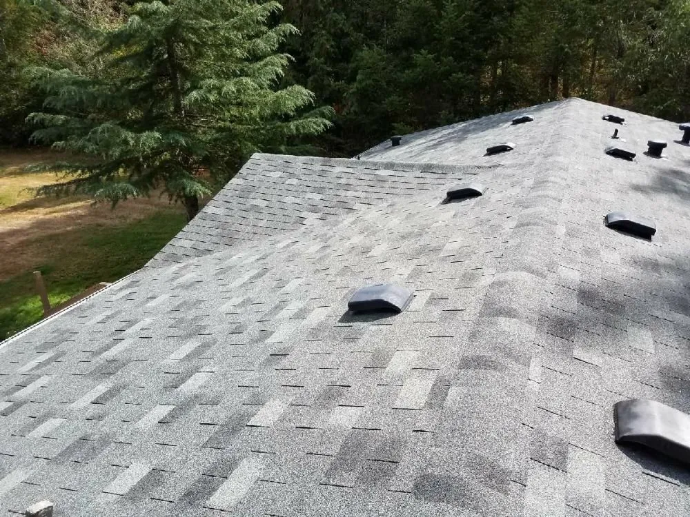 Licensed residential roofing service experts serving Randle, WA - Cowlitz Roofing