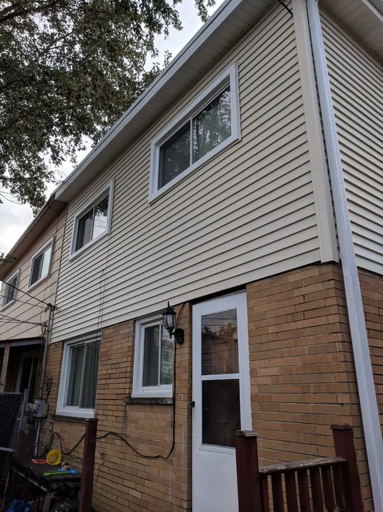 Slide of C&R Commercial Roofing