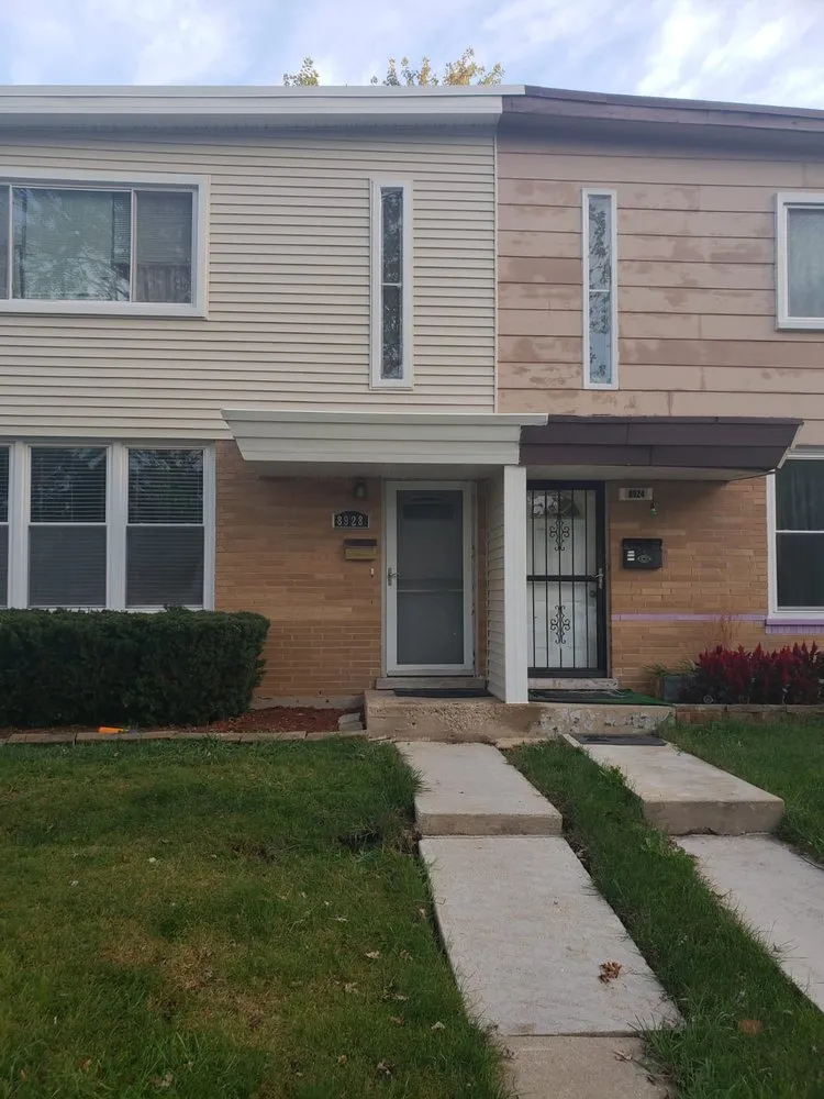 Slide of C&R Commercial Roofing