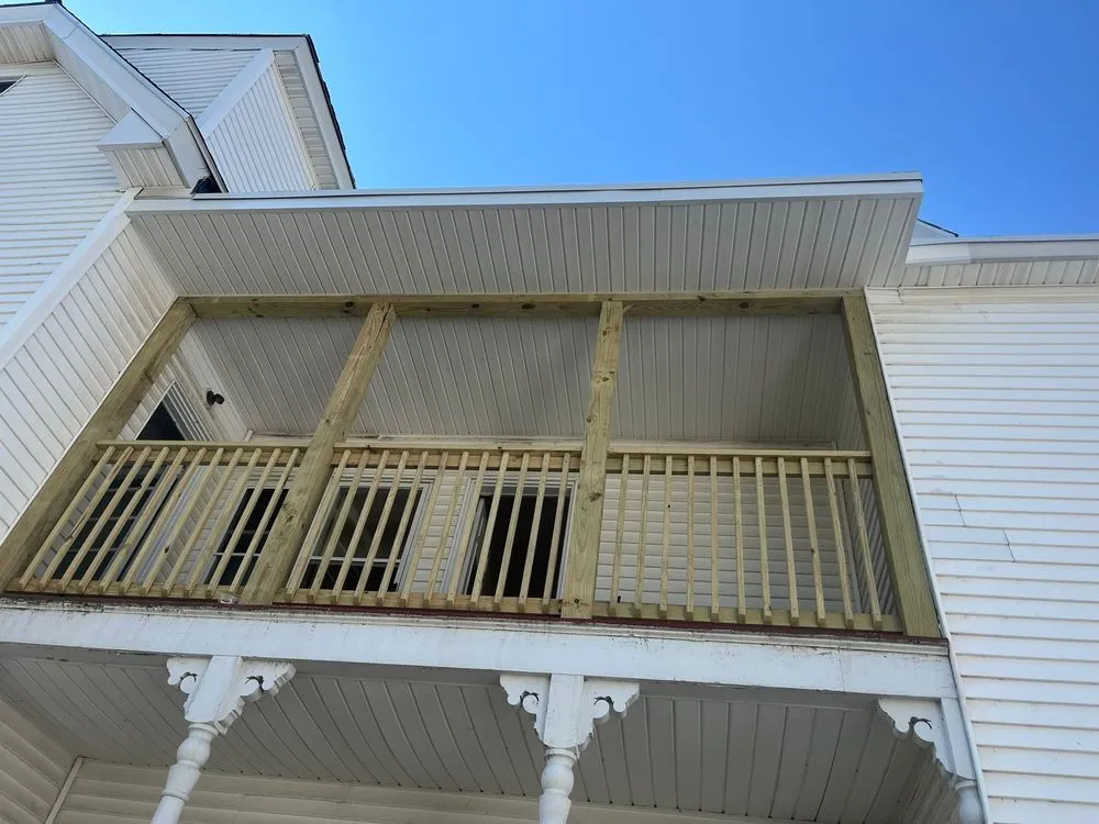 Slide of C&R Roofing