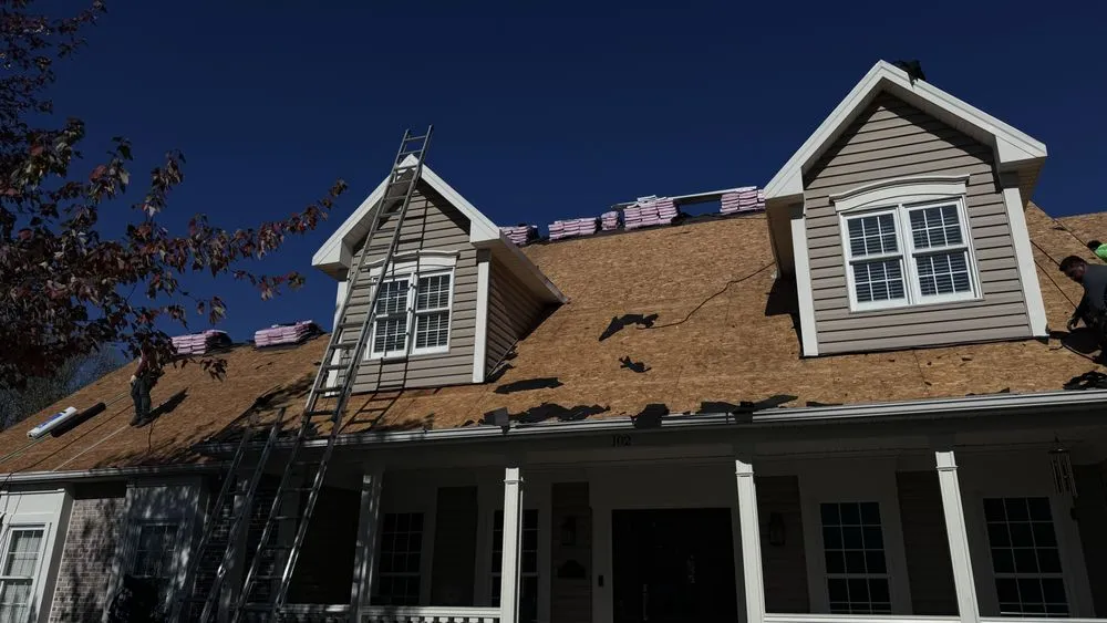 Slide of C&R Roofing