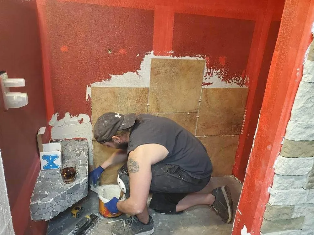 Slide of Craig's Custom Construction