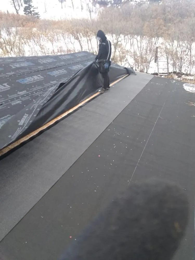 Top-rated roof replacement same-day service in Avondale, CO by Crawford Roofing