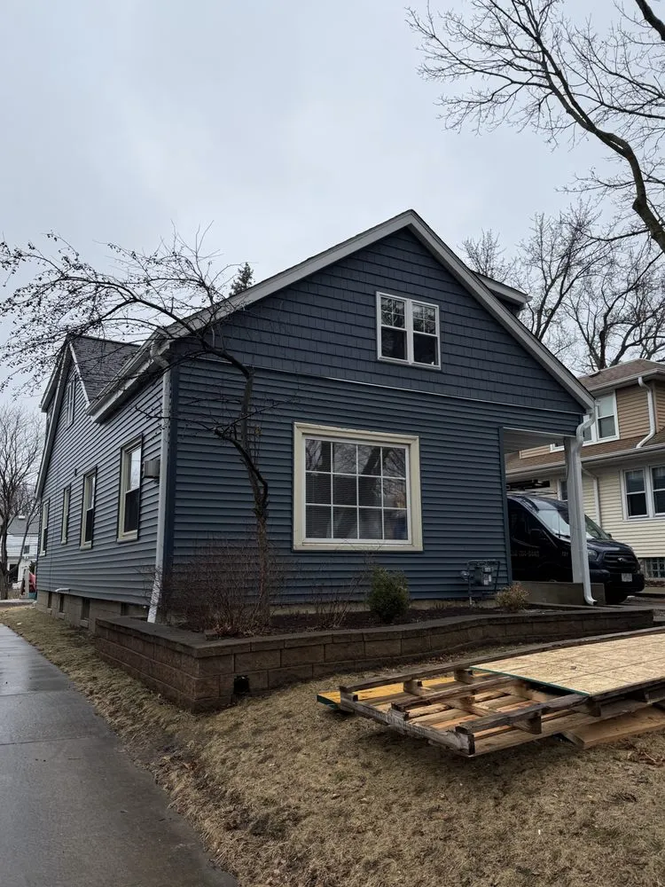 Slide of Cream City Roofing & Siding