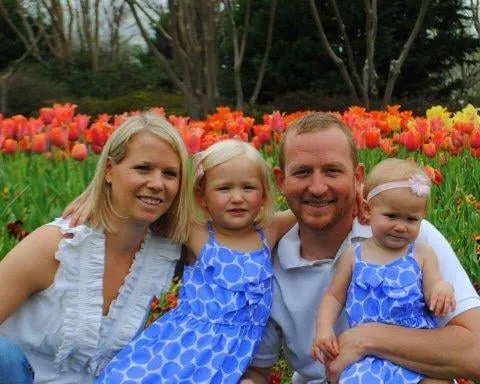 Crest Exteriors Logo