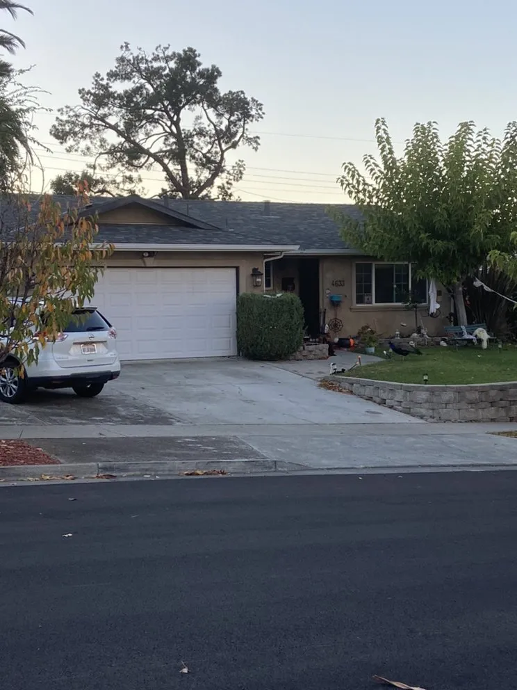 Slide of Crow Minor Roof & Gutter Services