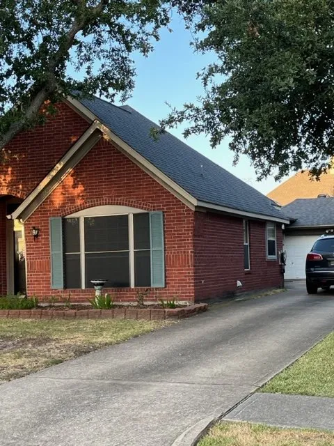 Slide of Crown & Gable Roofing Solutions