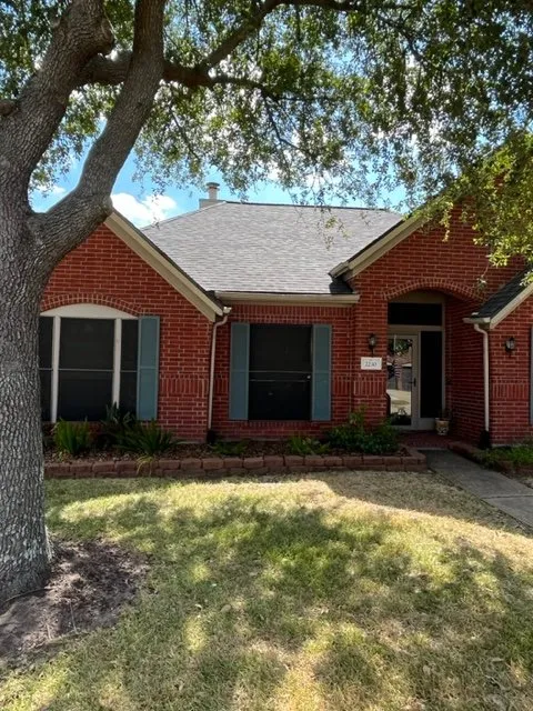 Slide of Crown & Gable Roofing Solutions