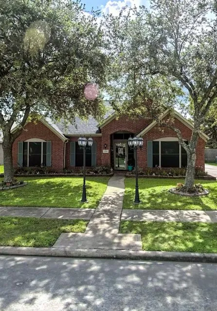 Slide of Crown & Gable Roofing Solutions