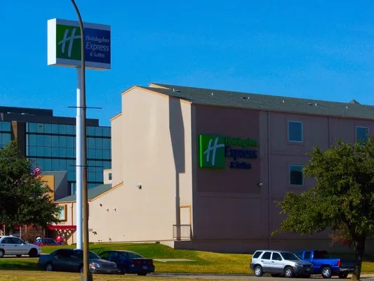 Crown Quality Roofing Logo