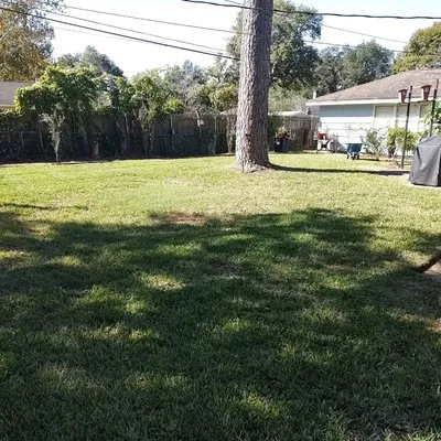 Cruz Landscape And More Logo