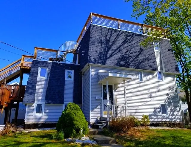 Slide of Cruz Roofing and Siding