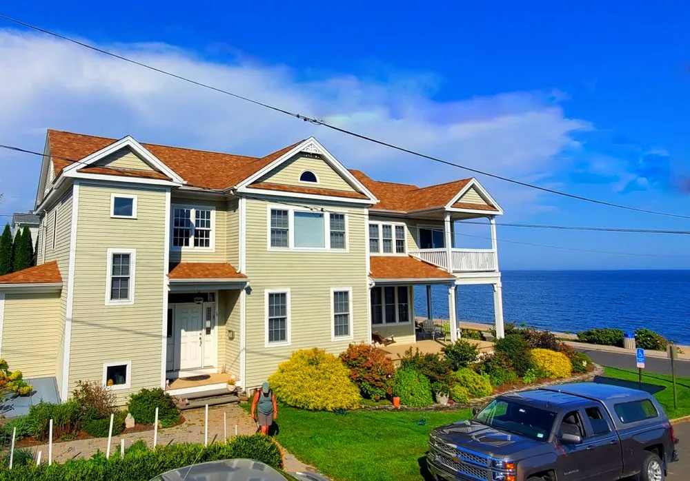 Slide of Cruz Roofing and Siding