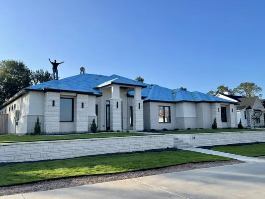 Crystal Roofing & Complete Logo