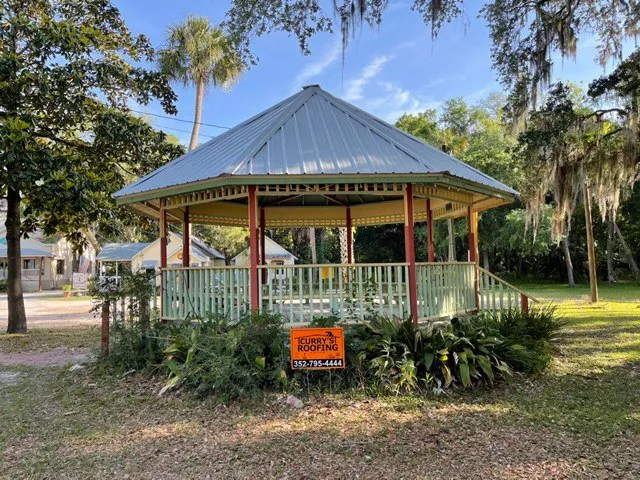 Slide of Curry's Roofing