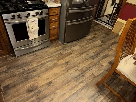 Curts Home Improvement Logo