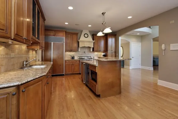 Custom Renovations Inc Logo