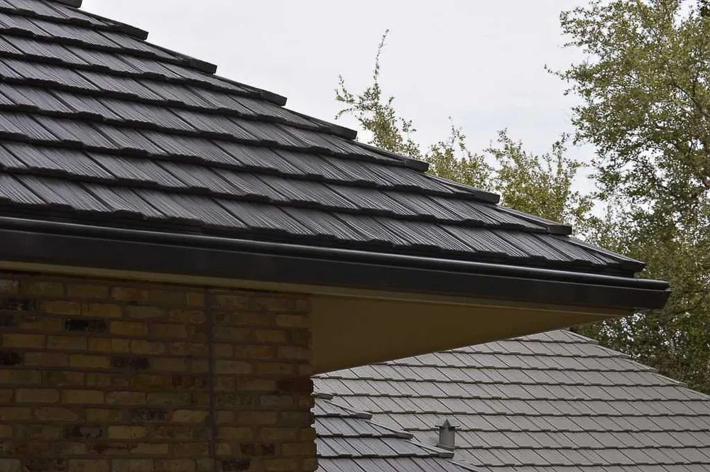 Slide of C.W. Roofing & Construction