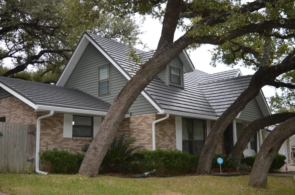 Slide of C.W. Roofing & Construction