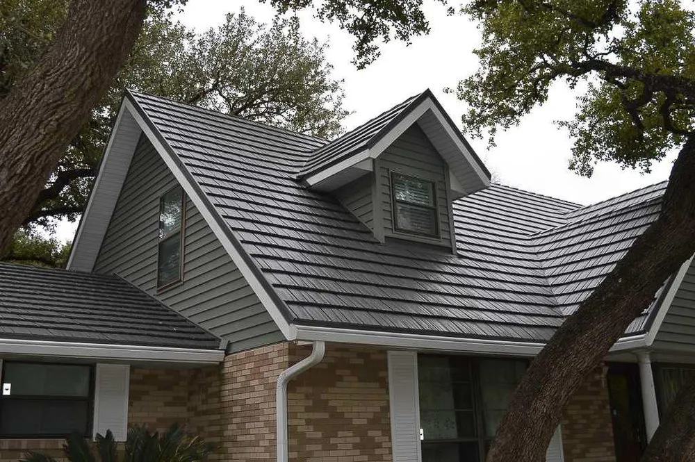 Slide of C.W. Roofing & Construction