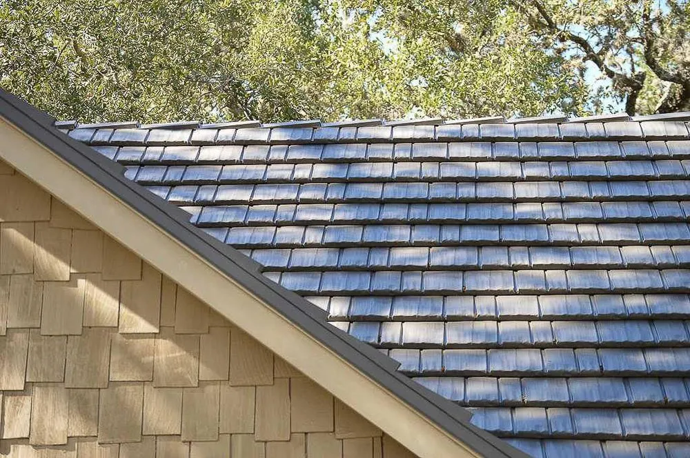 Slide of C.W. Roofing & Construction