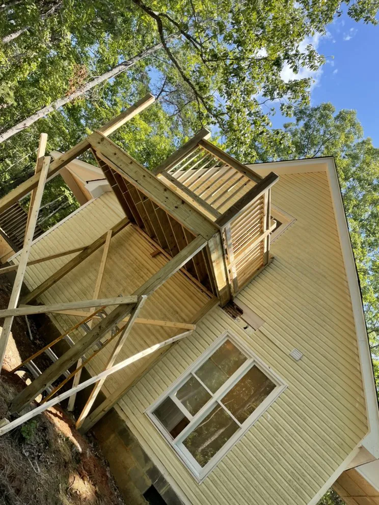 Slide of Cwilson Roofing