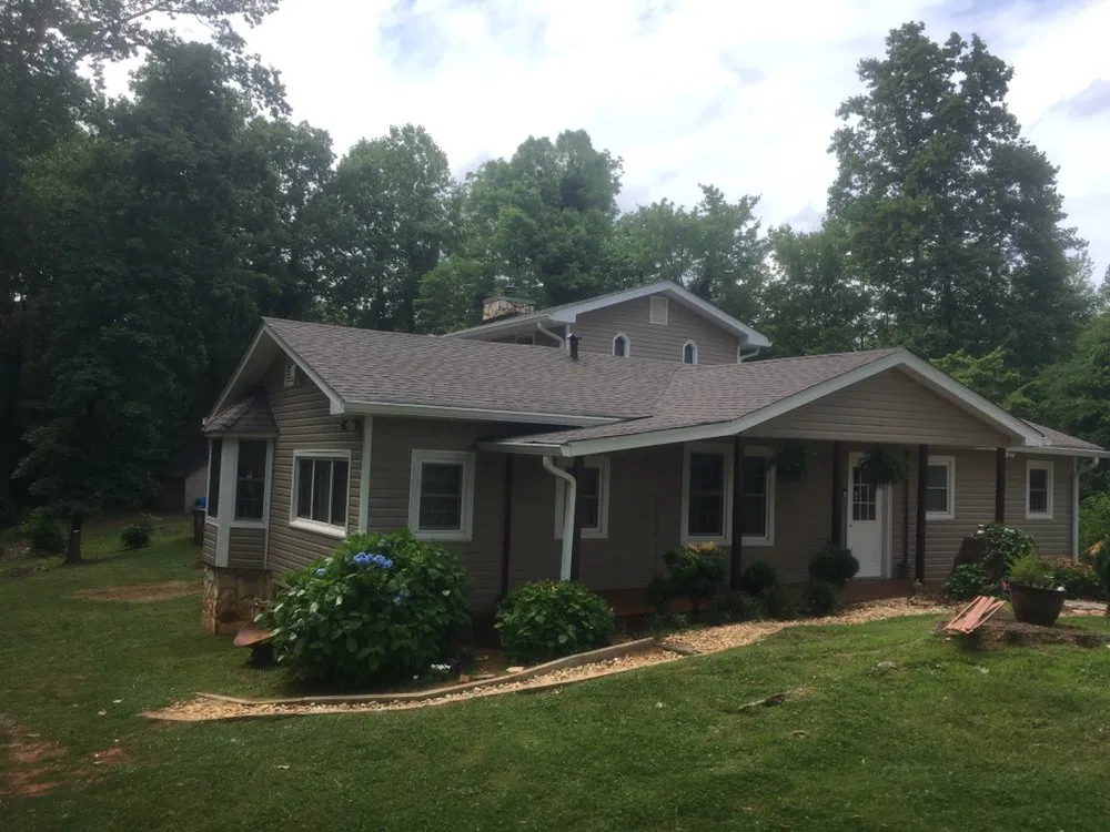 Slide of Cwilson Roofing