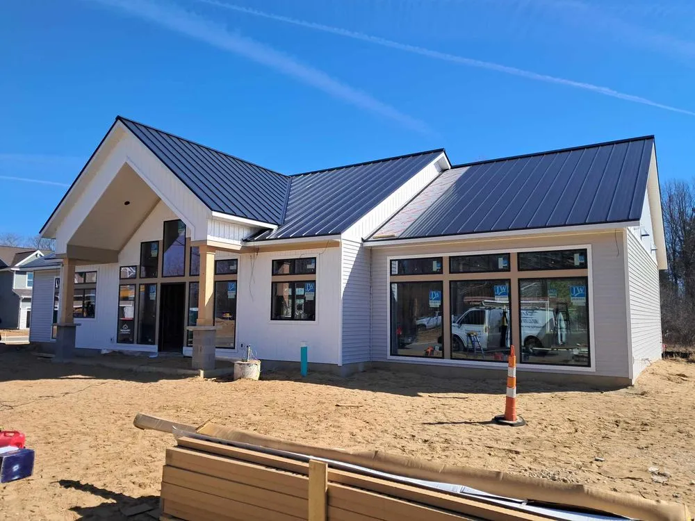 Slide of D & D Roofing 4G