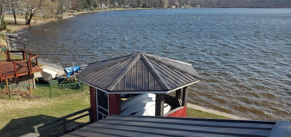 Slide of D & D Roofing 4G