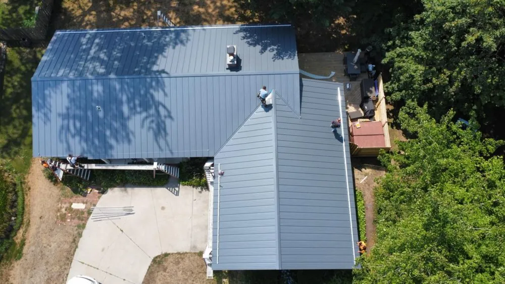 Slide of D & D Roofing 4G