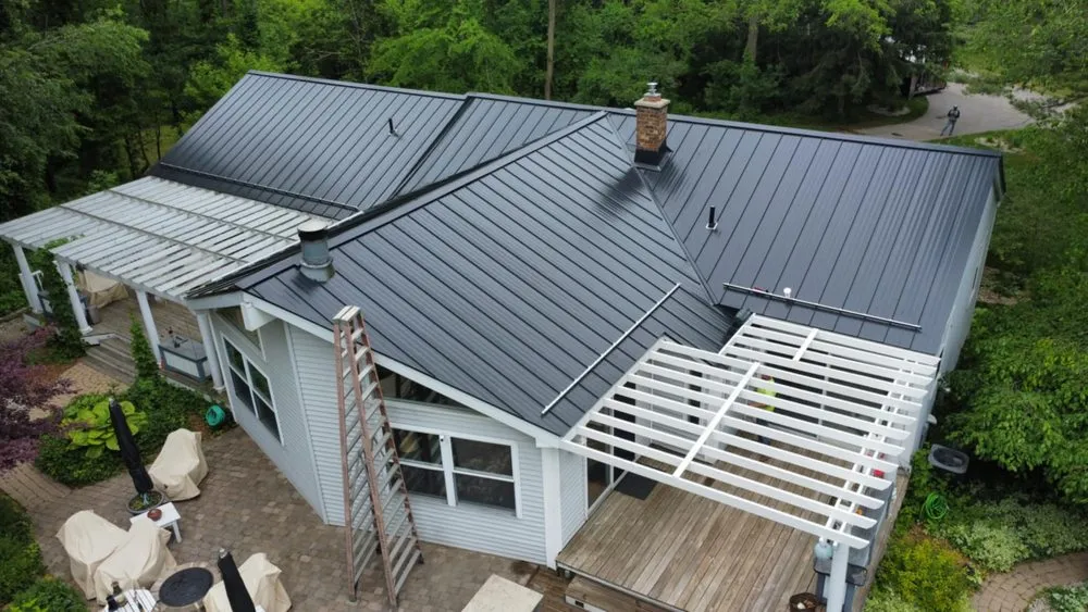 Slide of D & D Roofing 4G