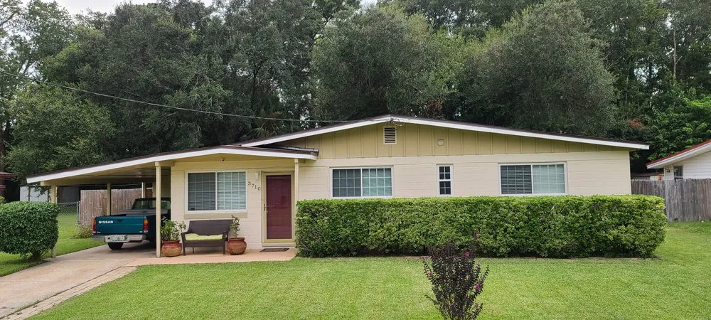 Slide of D & D Roofing