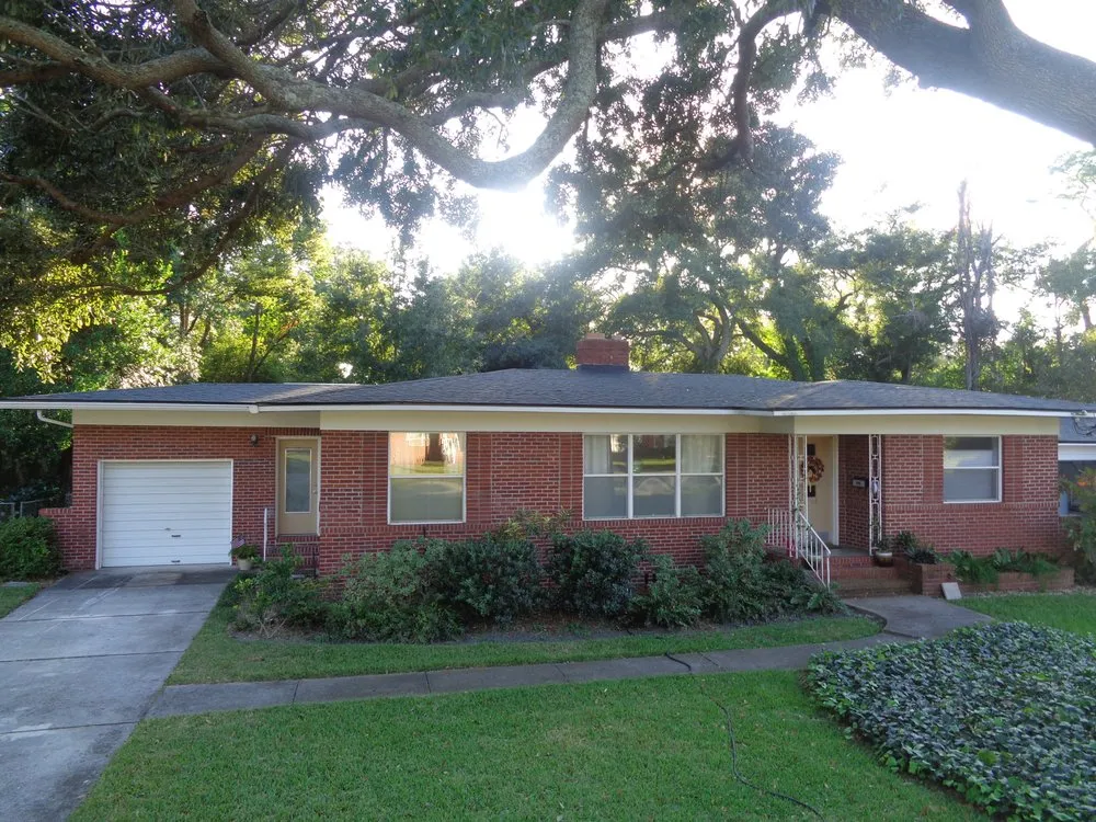 Slide of D & D Roofing