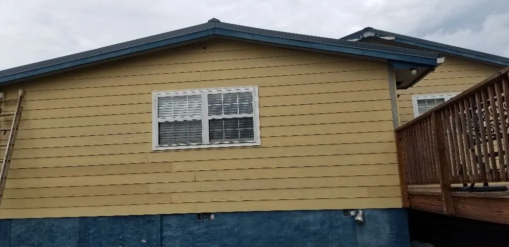 Slide of D & G Roofing and Painting