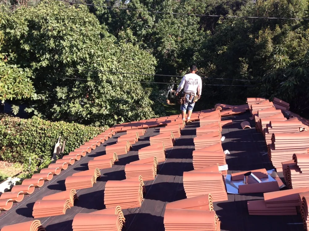 Slide of D & G Roofing