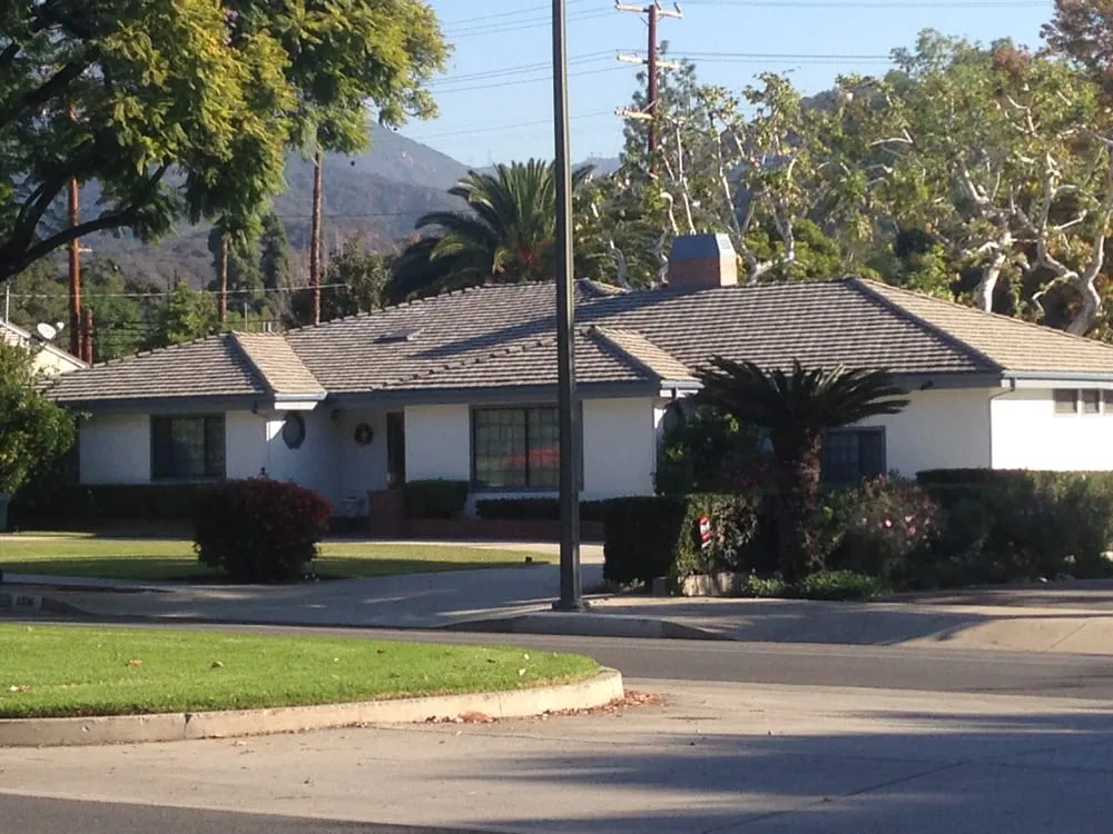 Slide of D & G Roofing