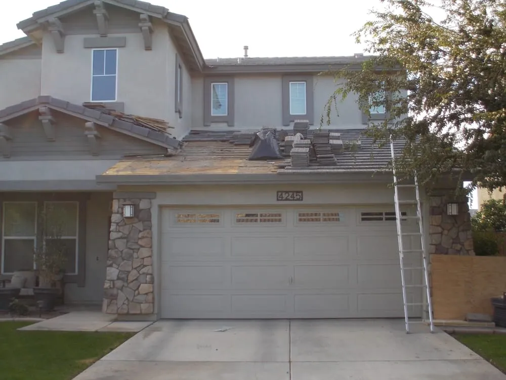 Slide of D & M Roofing