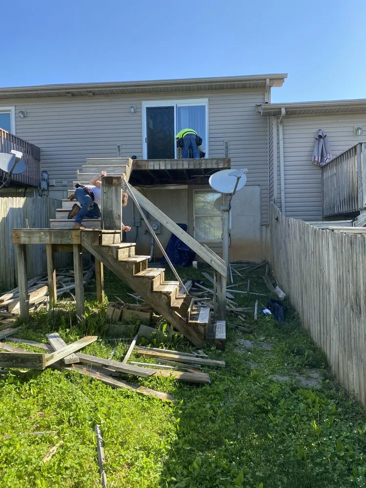 Slide of D & R Dynamic Decking