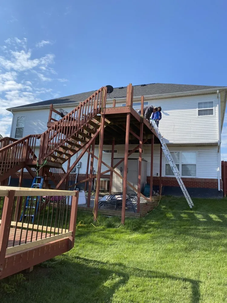 Slide of D & R Dynamic Decking