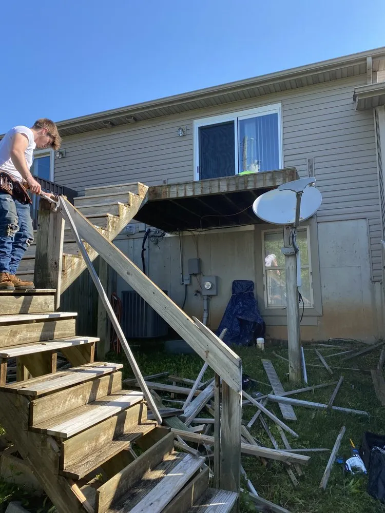 Slide of D & R Dynamic Decking