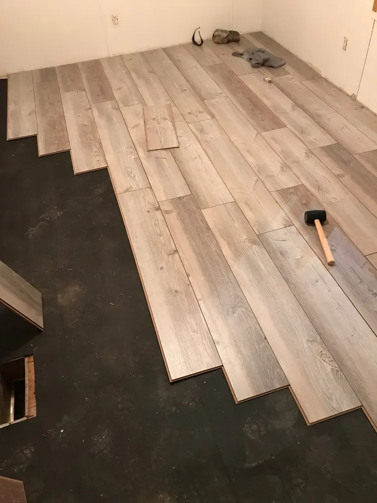 Slide of D & R Dynamic Decking