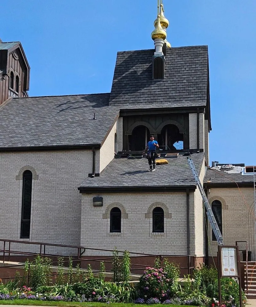 Slide of D & R Roofing