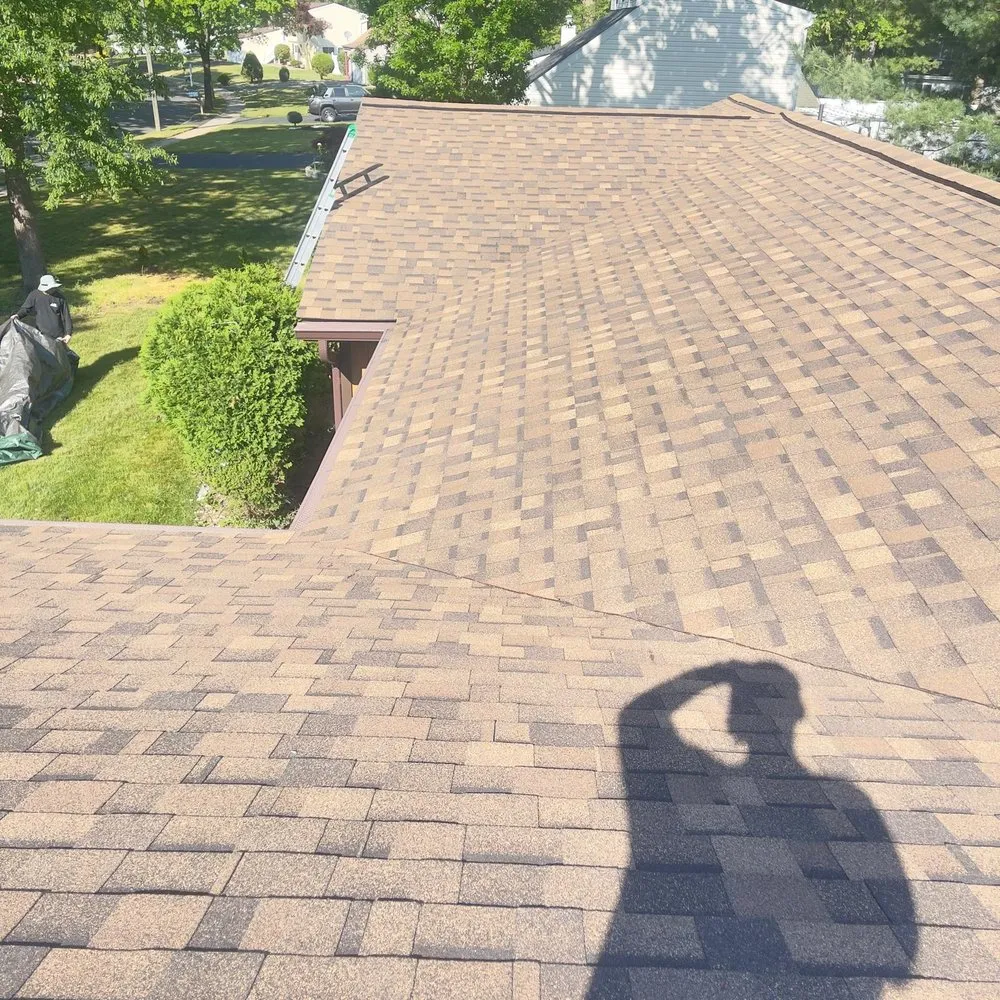 Slide of D & R Roofing