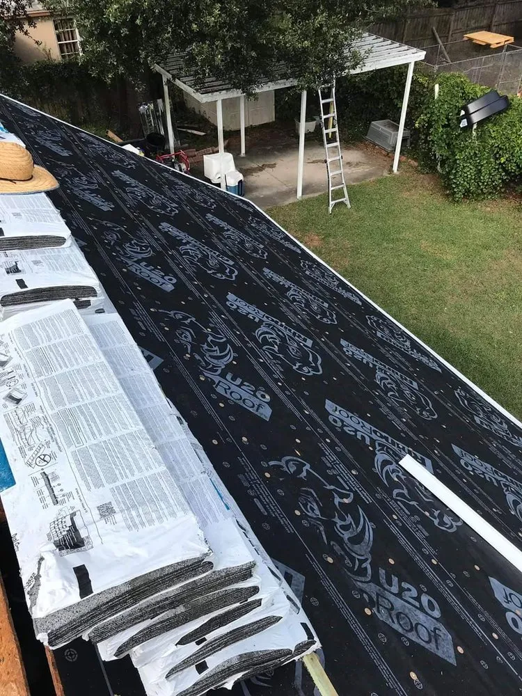 Slide of D-B Roofing Inc