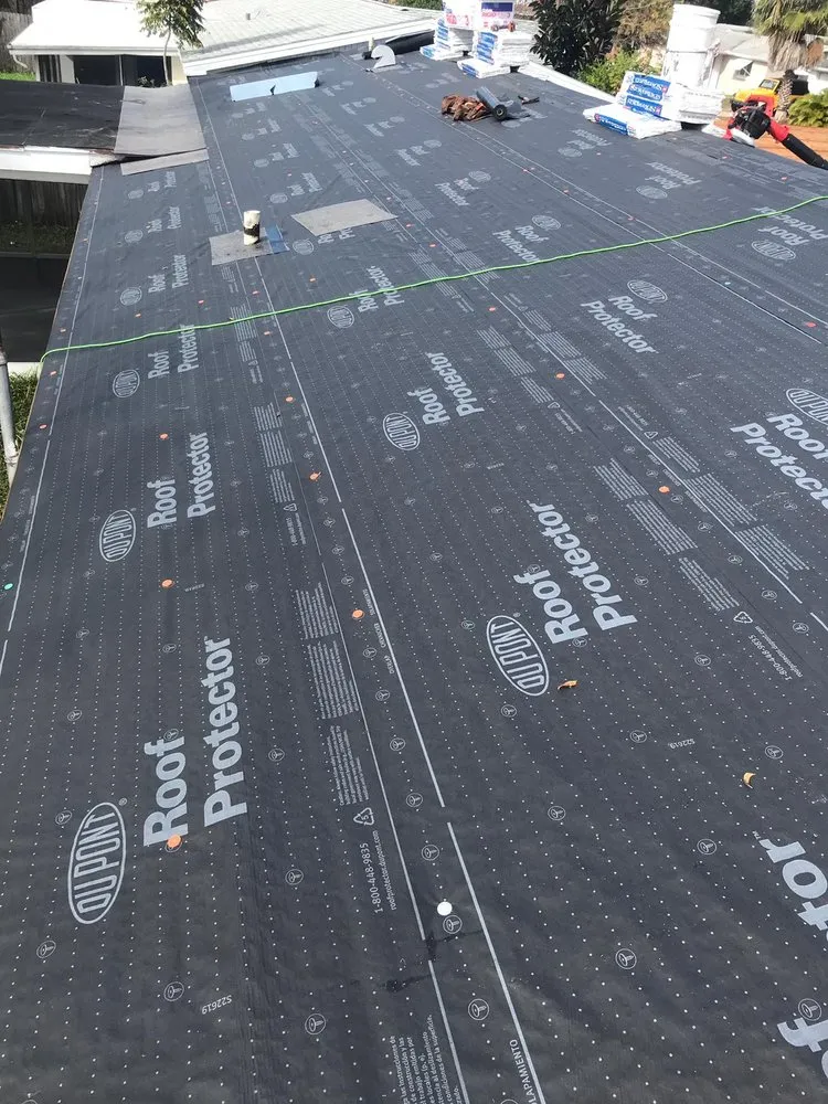 Slide of D-B Roofing Inc