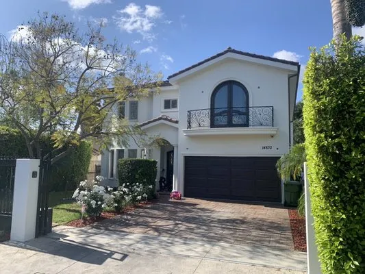 D Holden Contractor Logo