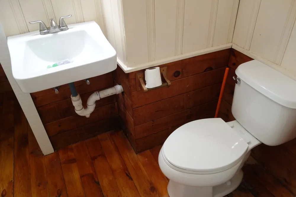 Slide of D S Brody & Associates