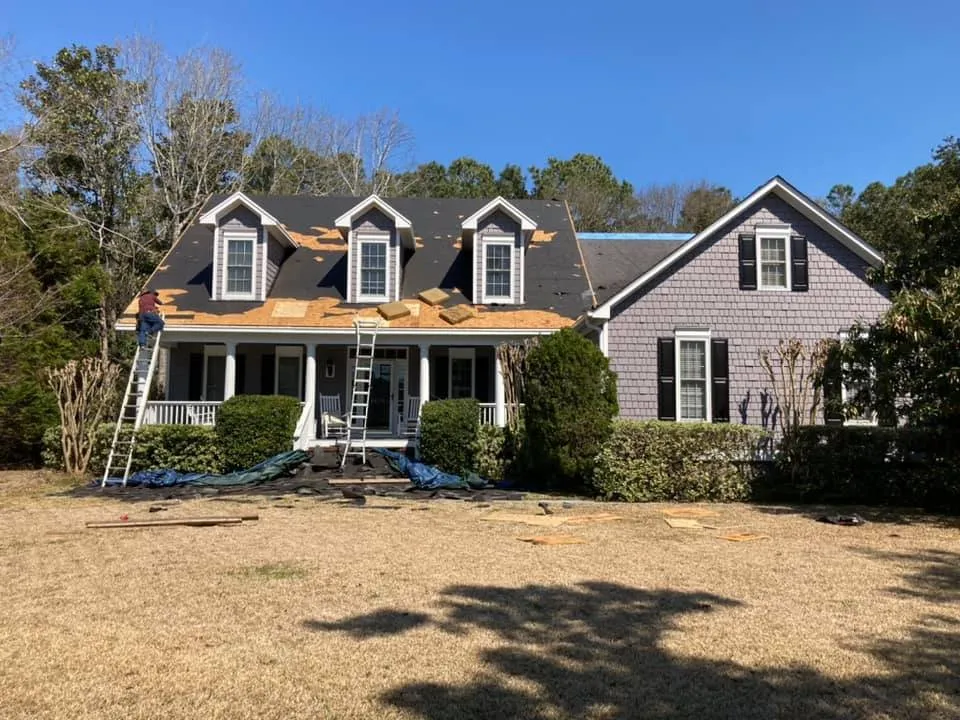 Slide of D. Thomas Roofing