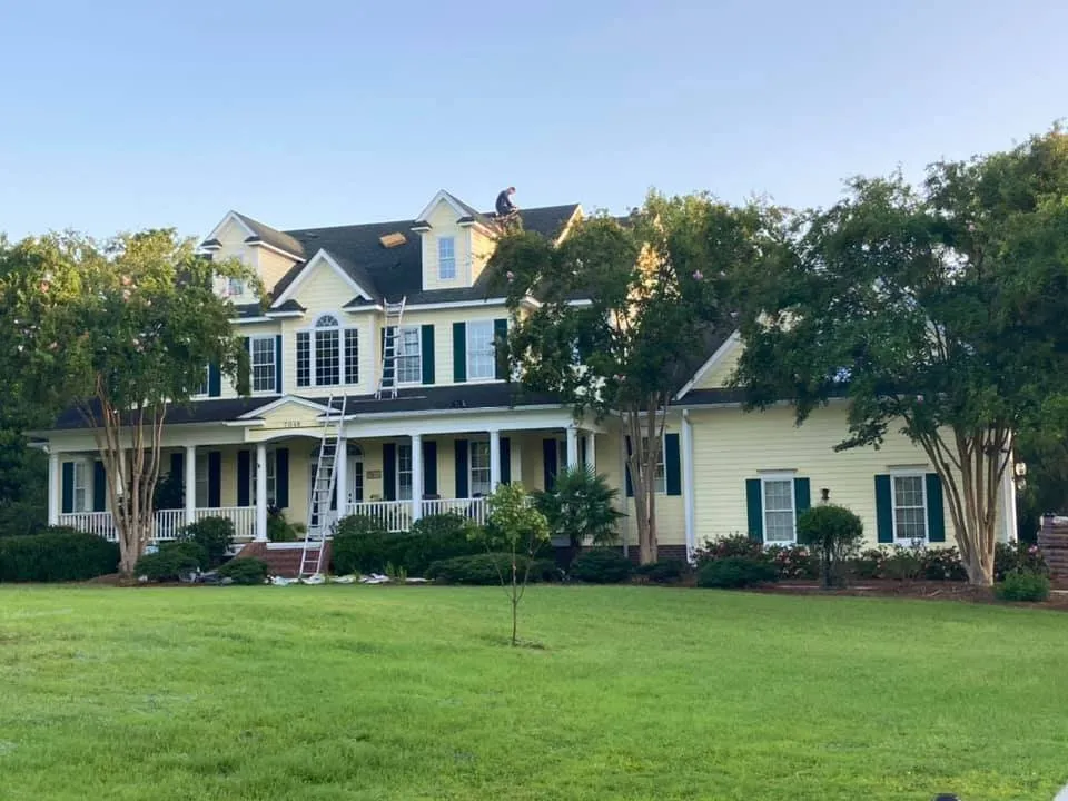 Slide of D. Thomas Roofing